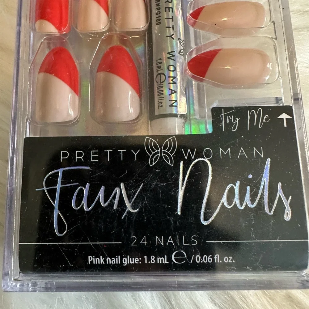 🩷5/$10 Red and Cream Faux Nails Set